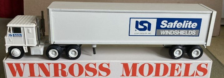 Winross 374 1:64 Safelite Windshields Tractor Trailer