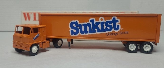 Winross 364 1:64 Sunkist Orange Soda Tractor Trailer