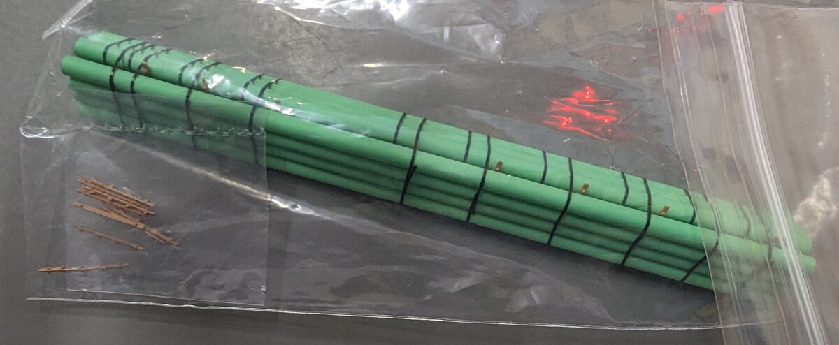 BLMA Models 13001 N ATL Small Banded Green Pipes