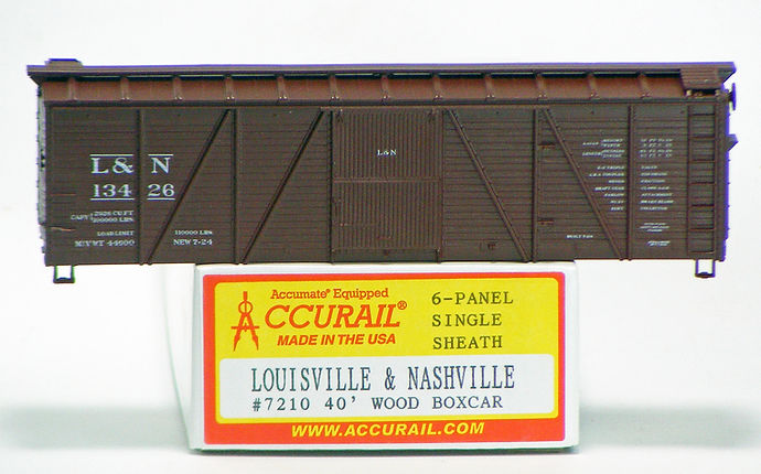 Accurail 7210 HO Scale Louisville and Nashville 40' Wood Boxcar