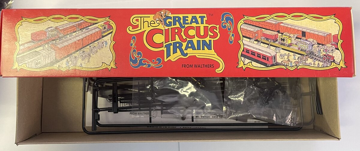 Walthers 932-1967I HO Great Circus Train 9th Release Car 58, Car 65 Flat