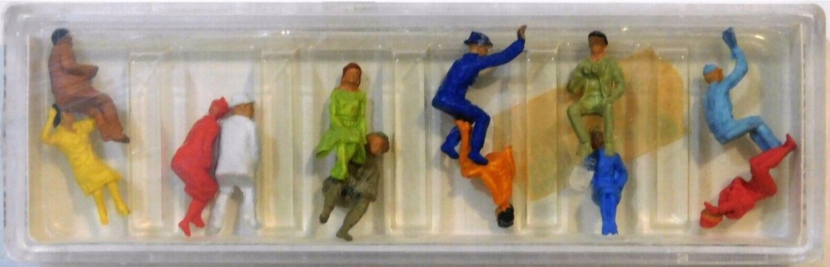 Fleischmann 6470 HO Scale Sitting Figures (Set of 12)