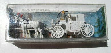 Preiser 450 1/90 Scale Horse Drawn Carriage w/Driver & Horseman