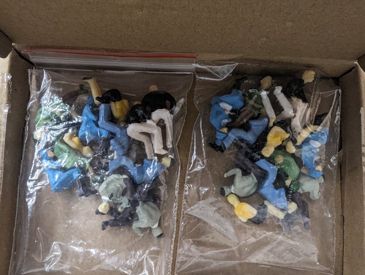 Trainz 3534 Assortment of Various Seated People Figures