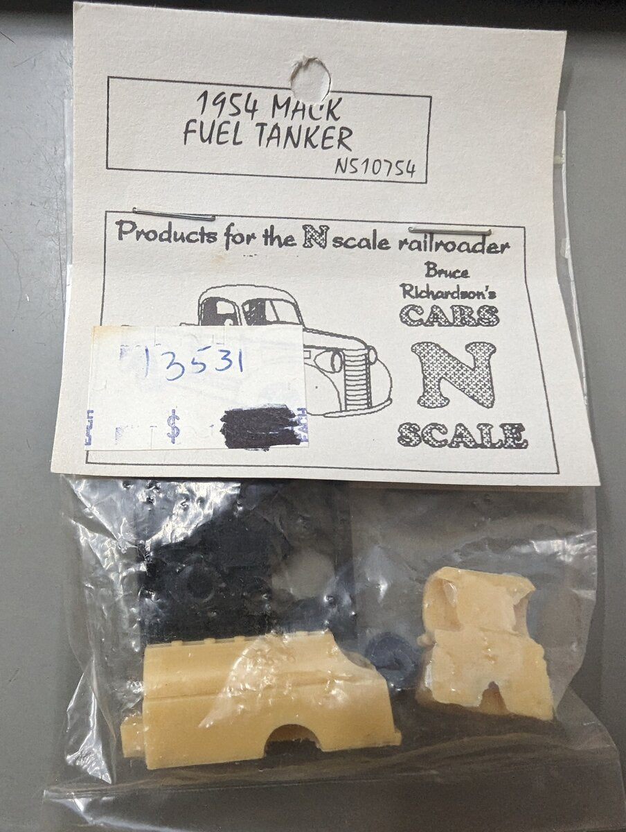 Bruce Richards NS10754 N Scale 1954 Mack Fuel Tanker Resin Kit
