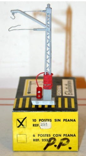 Electrotren 251 HO Scale Postes With Wire Connect (Box of 10)