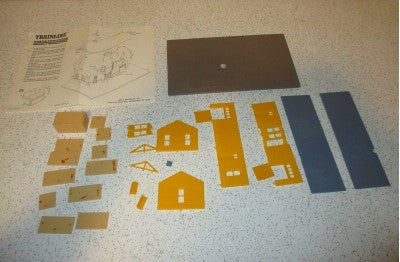 Walthers 931-800 HO Trainline Whistle Stop Station Building Kit
