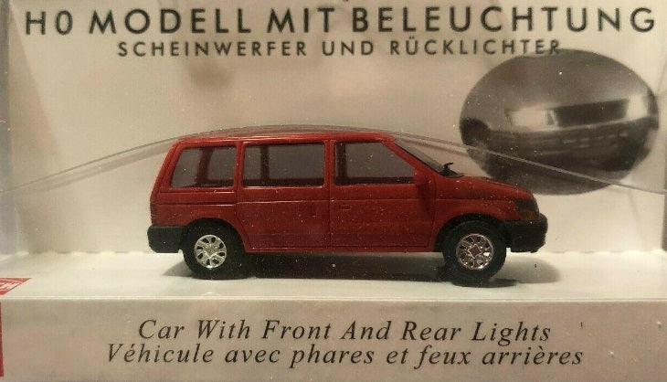 Busch 5657 HO Reddish Chrysler Voyager Van W/Working Headlights & Taillights