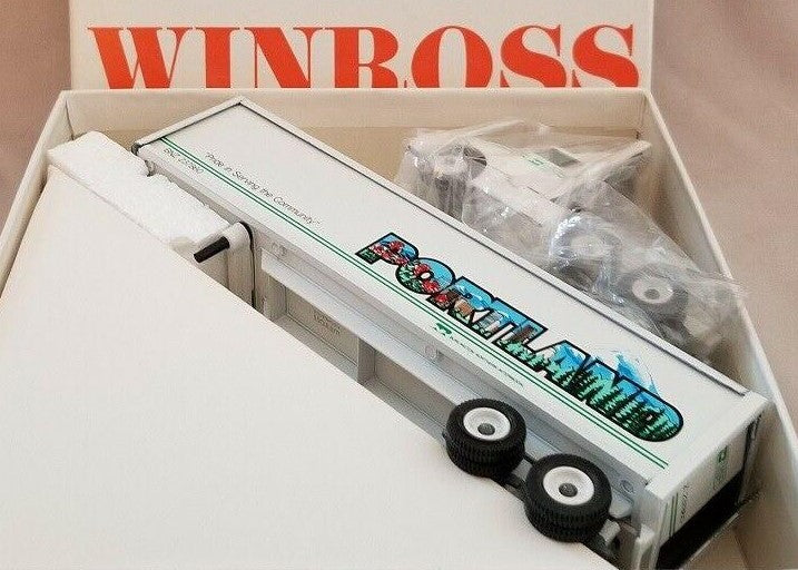 Winross 90-5 1:64 Diecast Portland Burlington Northern Tractor Trailer #237860