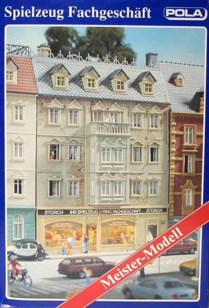 Pola 110 HO Ring City House/Store Front Building Kit