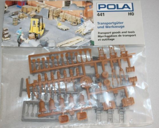 Pola 441 HO Scale Transport Goods and Tools Kit
