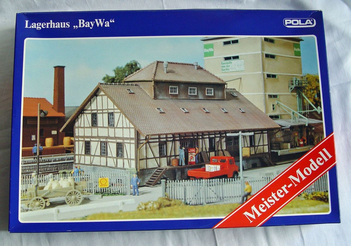 Pola 843 HO "BayWa" Storage Depot Building Kit