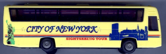 Praline 5352 Praline/Busch 5352 HO Mack Bus NYC Touring