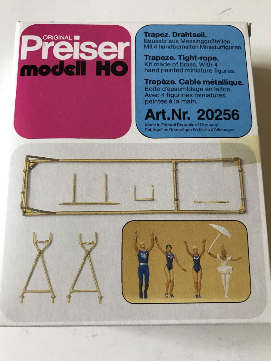 Preiser 20256 HO Trapeze, Tight-Rope Brass Kit with Circus People Figures