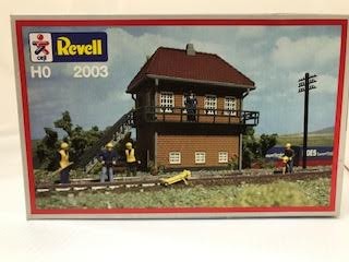 Revell 2003 HO Signal Box Building Kit