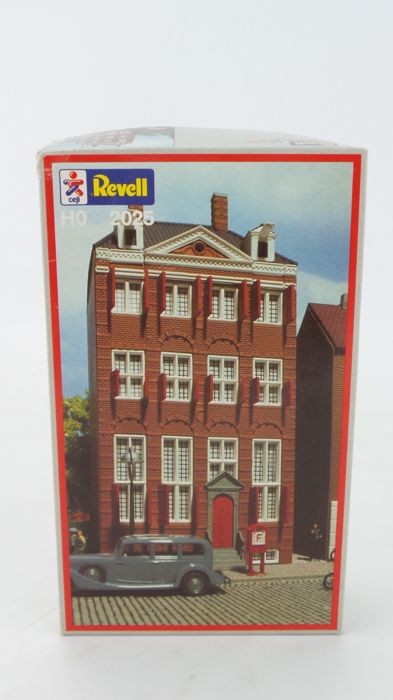 Revell of Germany 2025 HO Rembrandt House Building Plastic Model Kit