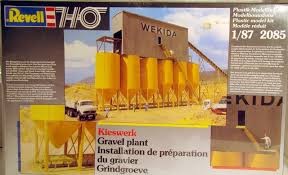 Revell 2085 HO Gravel Plant Plastic Model Building Kit