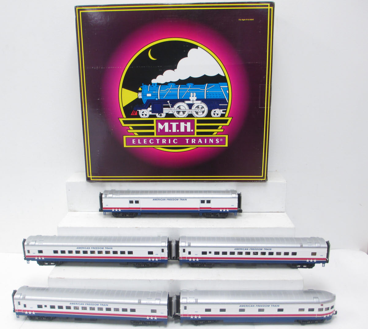 MTH 20-65074 O American Freedom 70' Streamlined Passenger Car Set (Set of 5)