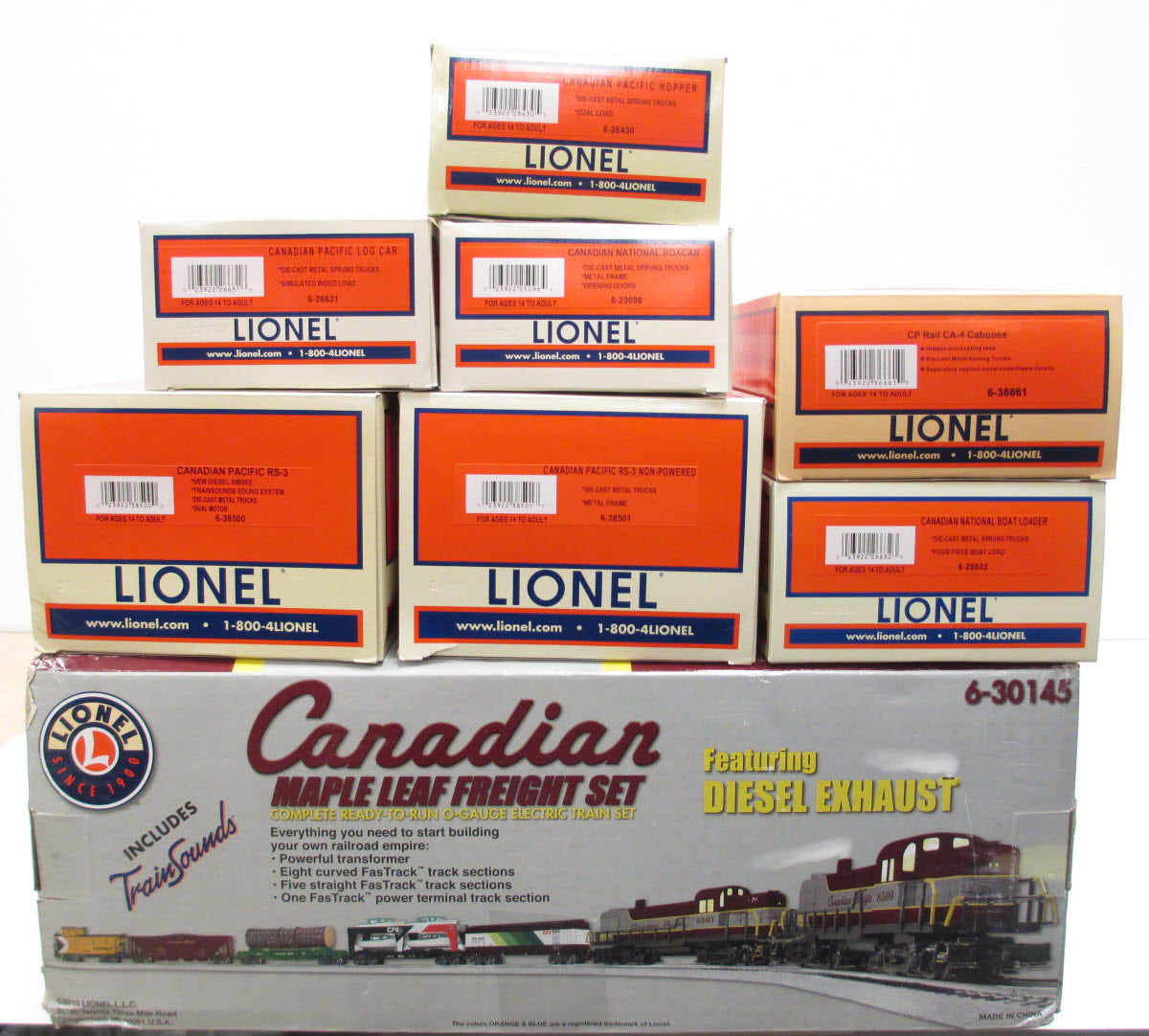 Lionel 6-30145 Canadian Maple Leaf RS-3 O Gauge Diesel Freight Train Set