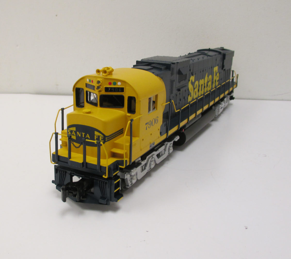 MTH 30-2861-3 Santa Fe C628 Non-Powered Diesel Engine #7906