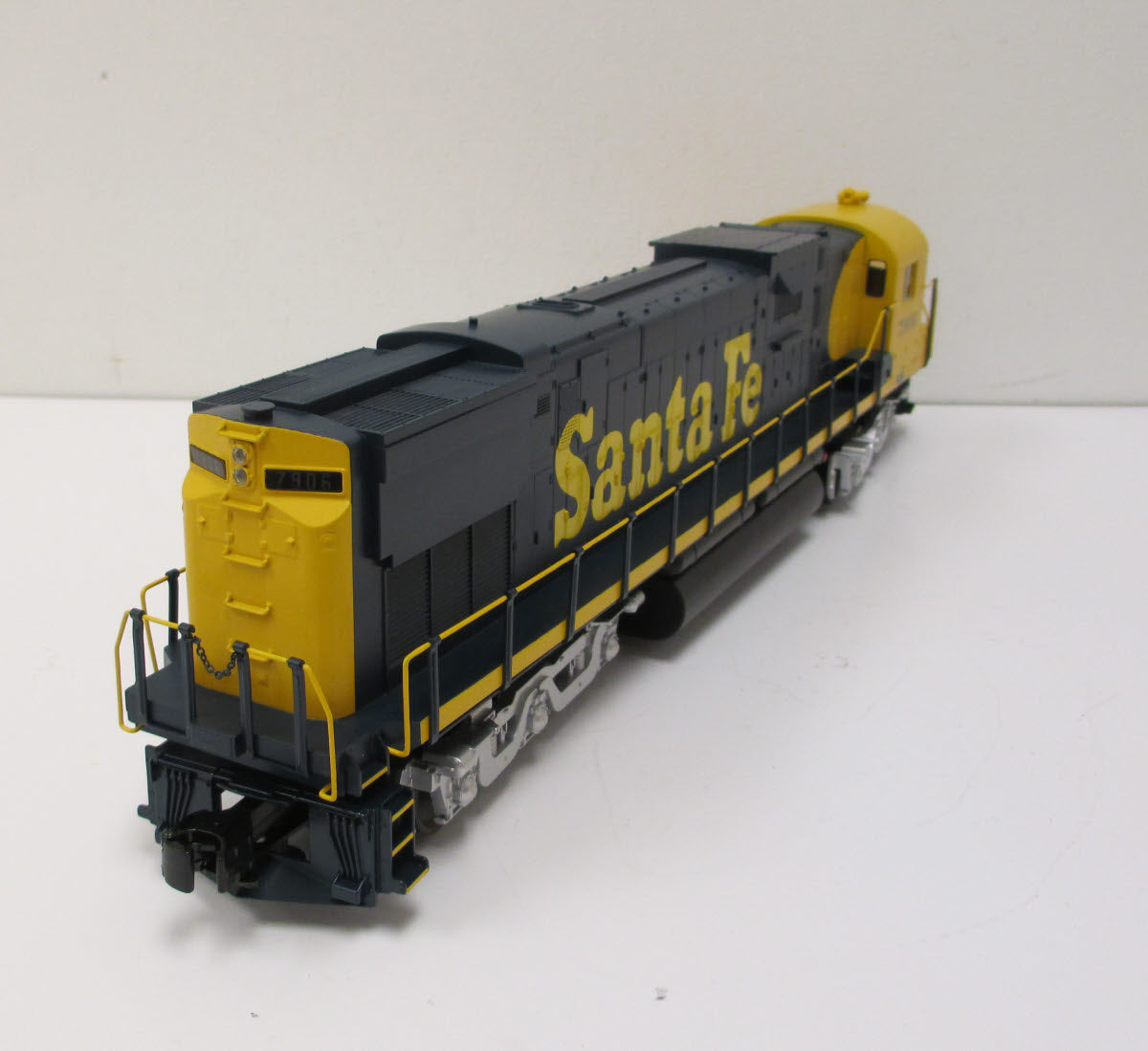 MTH 30-2861-3 Santa Fe C628 Non-Powered Diesel Engine #7906