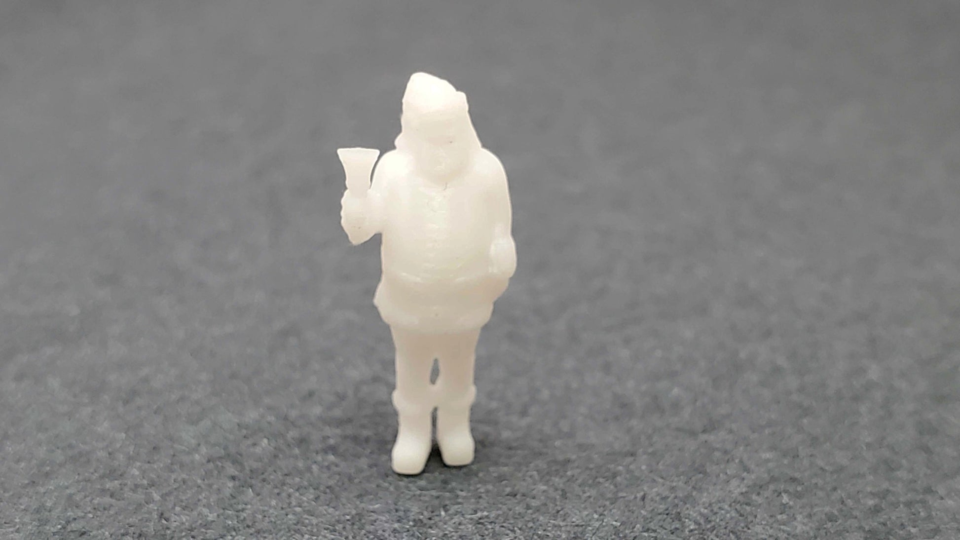 All Scale Miniatures 871982 HO Santa Ringing a Bell