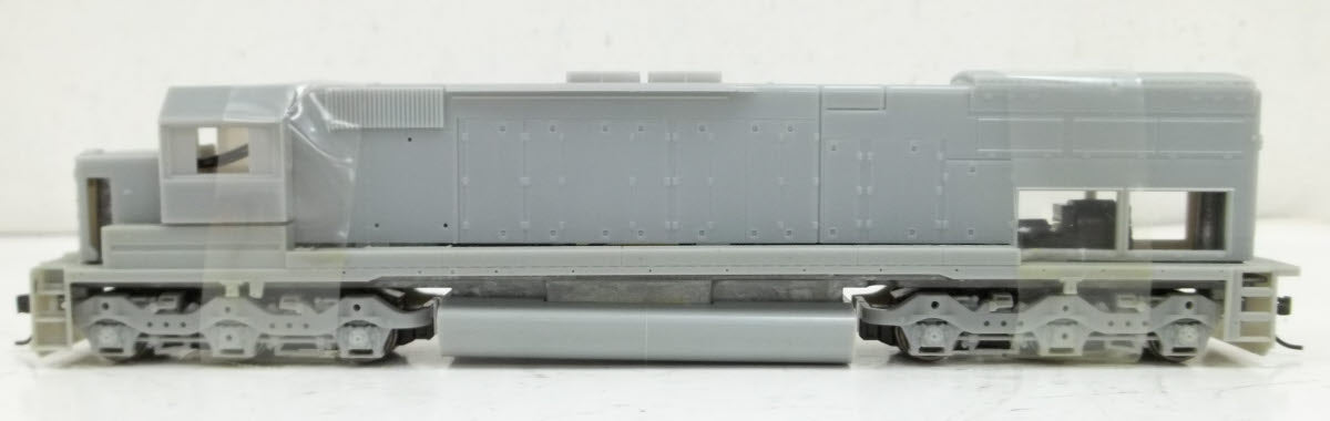 Athearn 91601 HO RTR Undecorated SD45T-2 Powered Diesel Locomotive