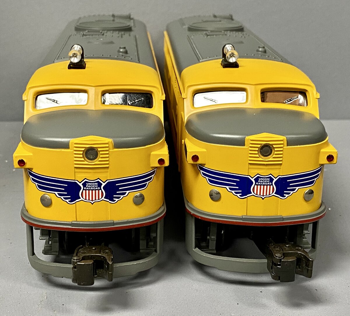 Lionel 6-38354 O Gauge Union Pacific Anniversary Diesel Passenger Set #1464W