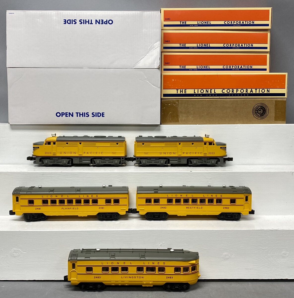 Lionel 6-38354 O Gauge Union Pacific Anniversary Diesel Passenger Set #1464W