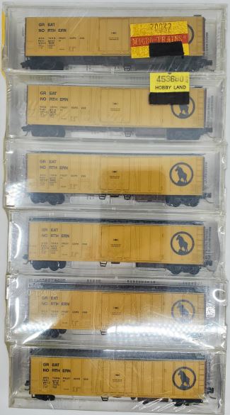 Kadee 70032 N Scale Great Northern (WFCX) 51' -3 3/4" Mechanical Reefer W/ Vert