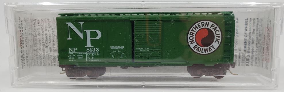 Micro-Trains 02200090 N Northern Pacific 40' Plug & Sliding Door Boxcar #8133