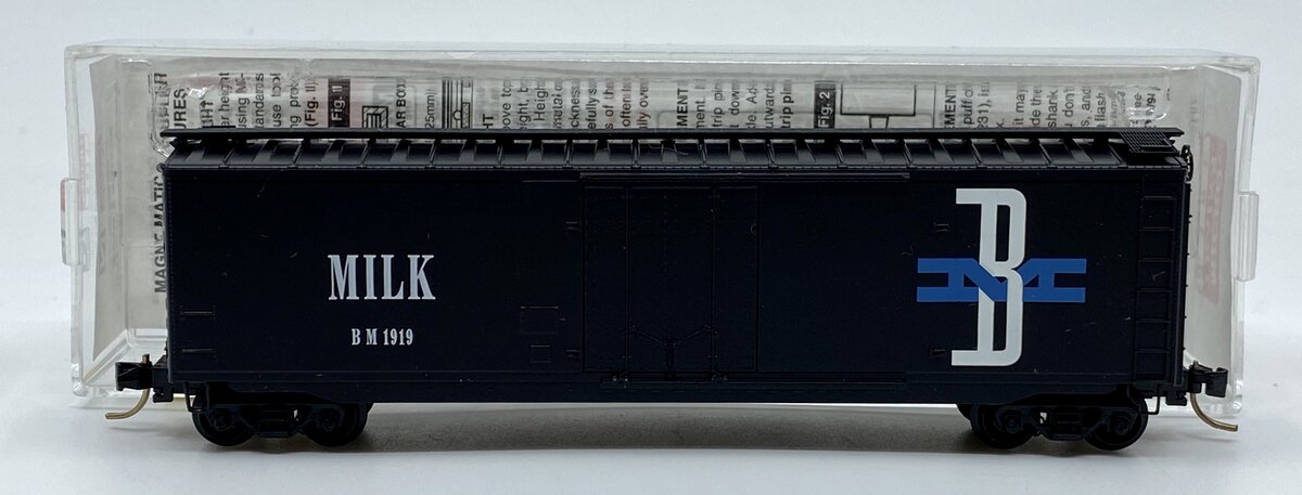 Micro-Trains 03200330 N Boston & Maine 50' Standard Steel Plug Door Boxcar #1919