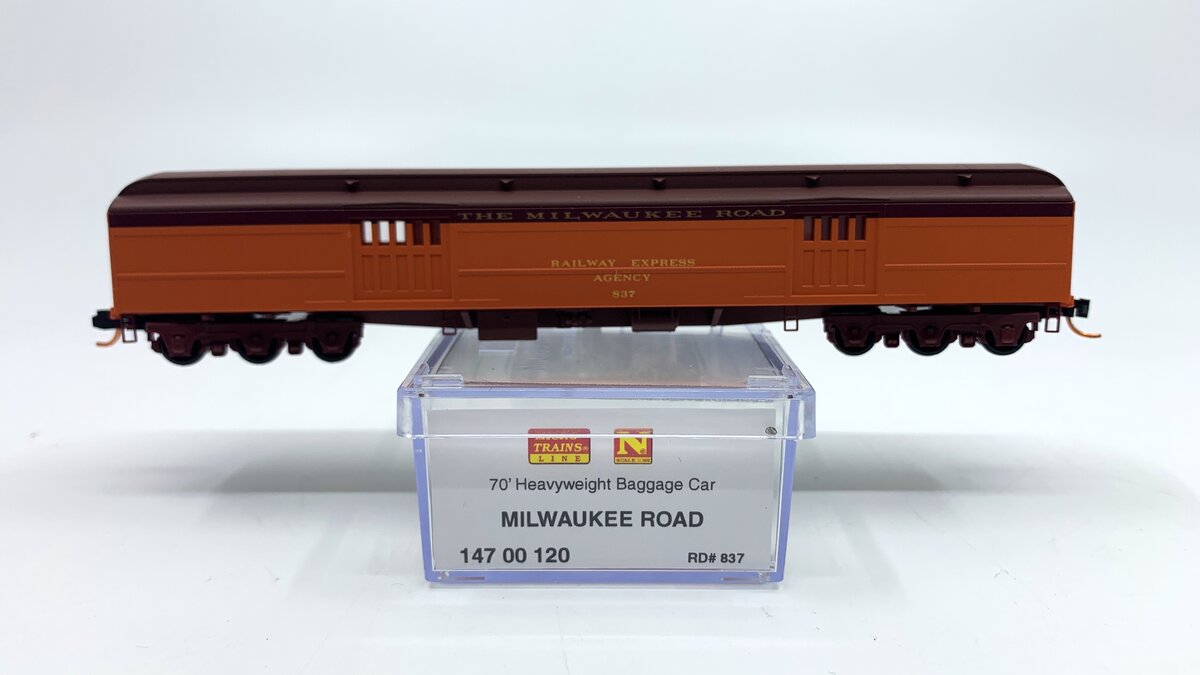 Micro Trains 14700120 N Milwaukee Road 70' Heavyweight Baggage Car #837