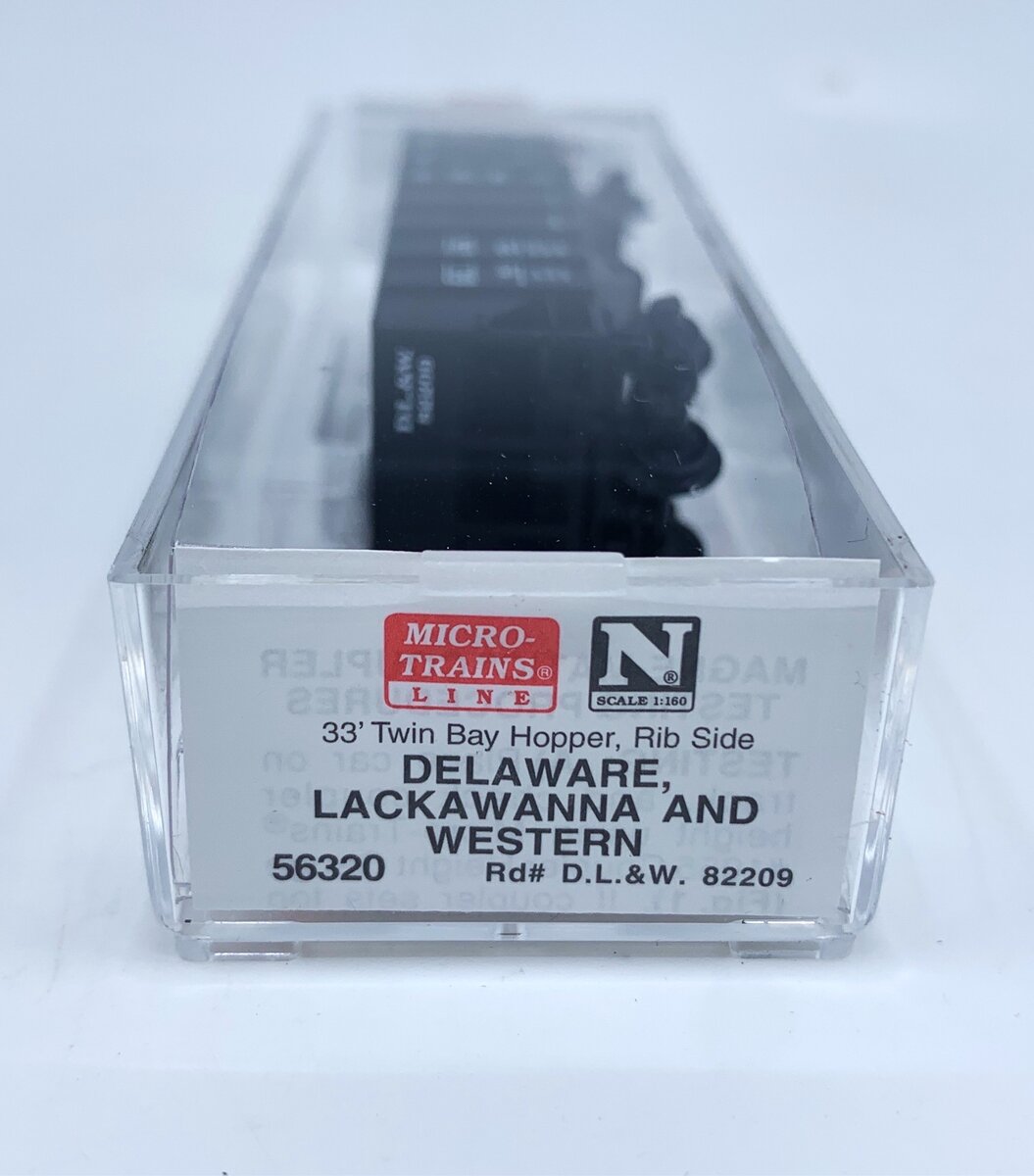 Micro-Trains 05600320 N D.L.&W 33' Twin Bay Rib Side Hopper #82209