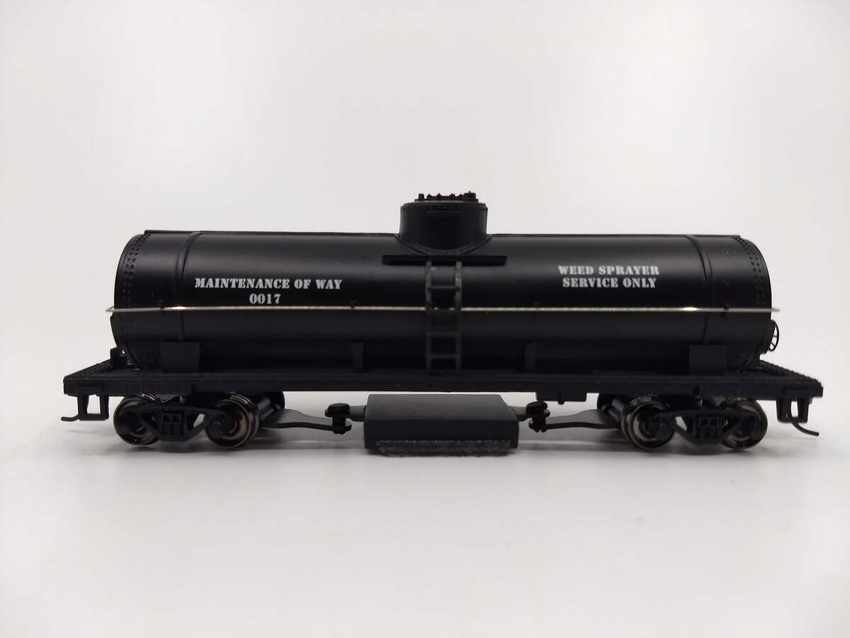 Bachmann 16301 HO Scale Maintenance of Way Track-Cleaning Single-Dome Tank Car