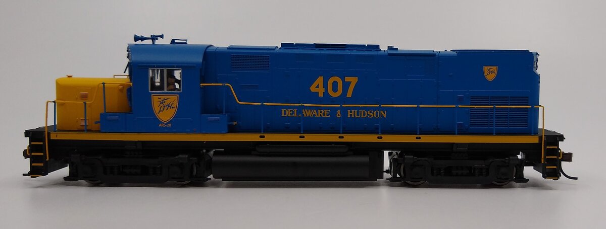 Atlas 10001191 HO Delaware & Hudson C420 Ph.1 Low Nose Diesel Locomotive #407