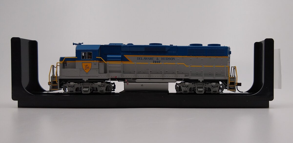 Atlas 10002603 HO Delaware & Hudson TMAN GP39-2 Silver Diesel Locomotive #7407