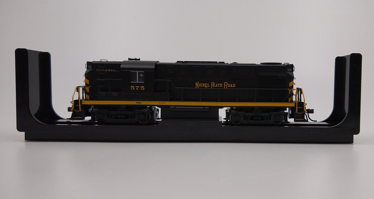 Atlas 10002873 HO Nickel Plate Road RS-11 Diesel Locomotive Silver Series #575