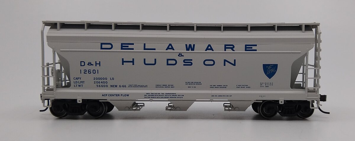 Atlas 20004448 - N Delaware & Hudson Trainman® ACF® 3560 Covered Hopper #12601