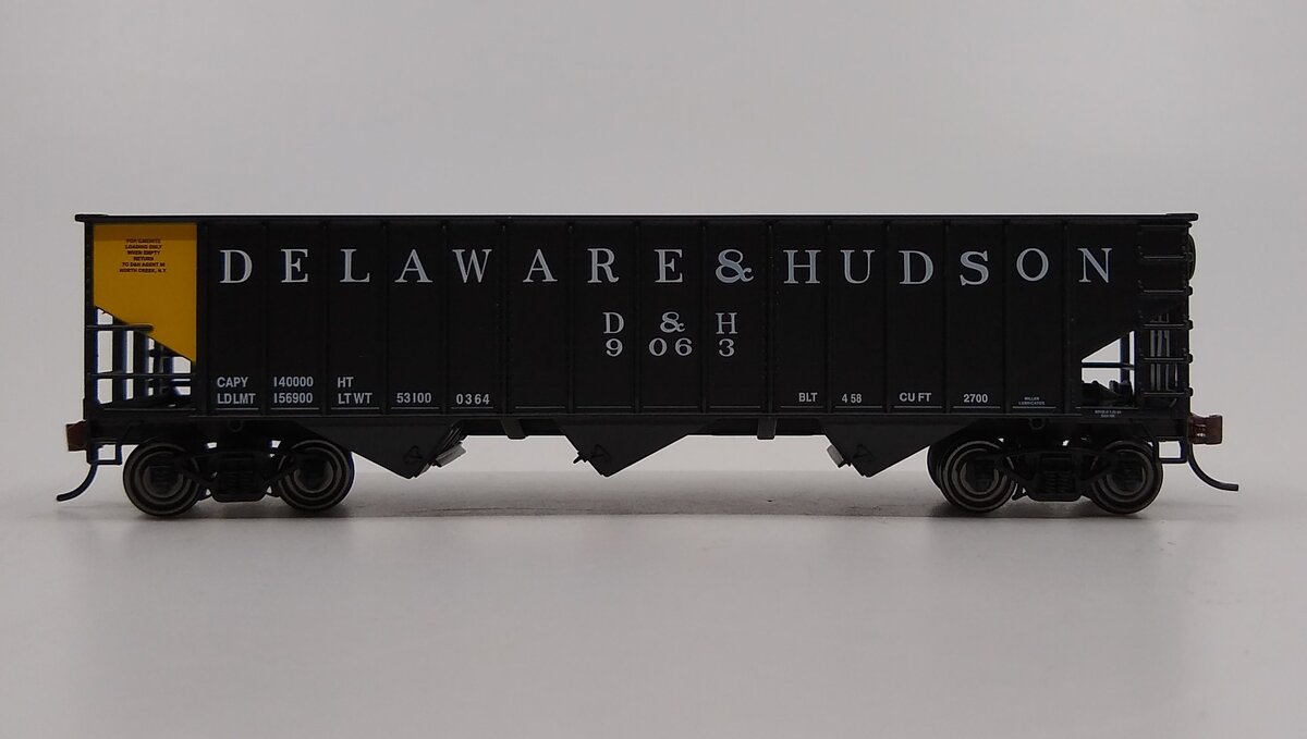 Bowser 41826 HO Delaware & Hudson 70 Ton 14 Panel Hopper Car #9063