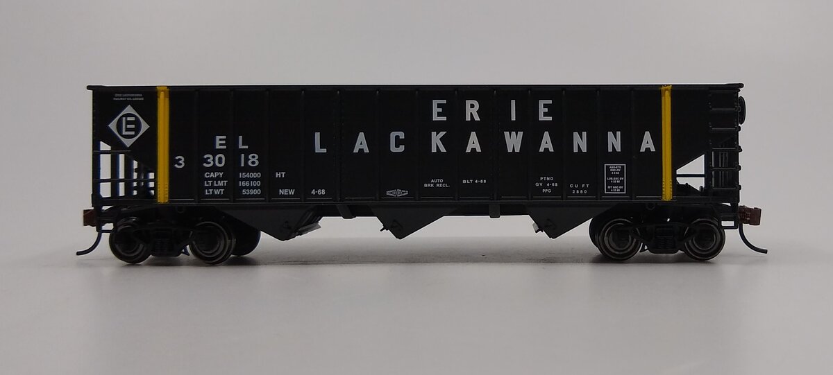 Bowser 41833 HO Erie Lackawanna 70 Ton 14 Panel Hopper Car #33018