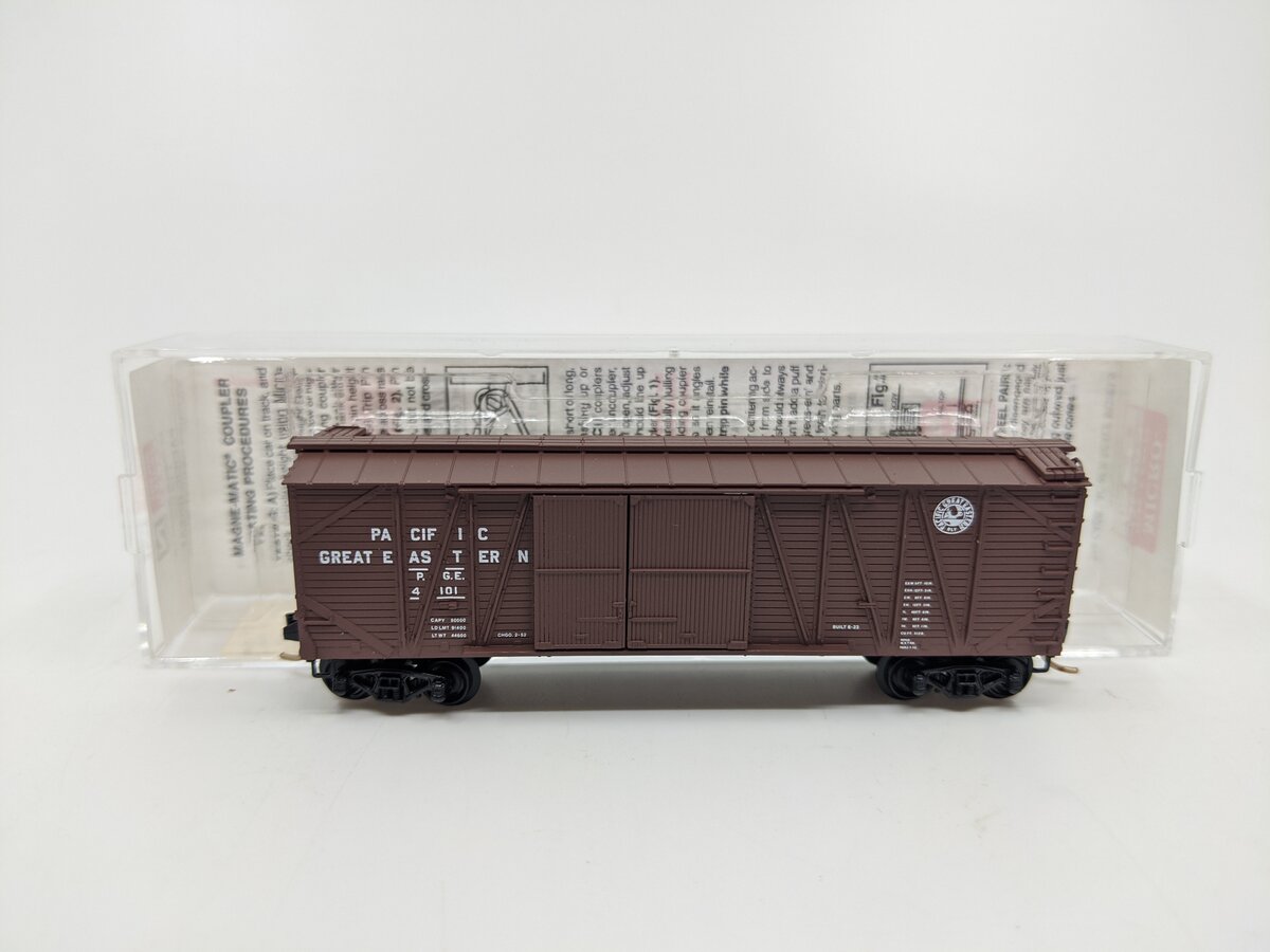 Micro-Trains 02900080 N PGE 40' 1&1/2 Door Outside Braced Boxcar #4101