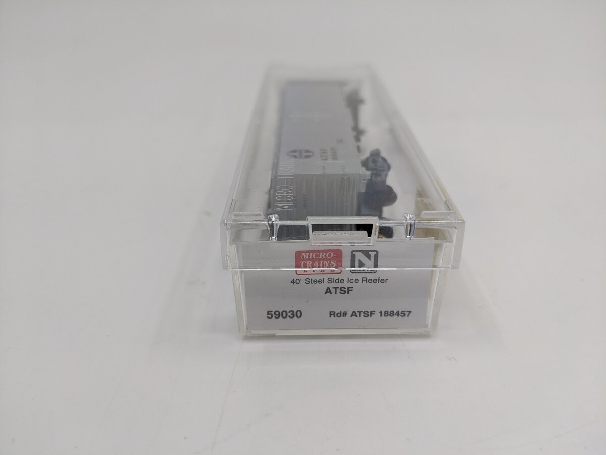 Micro-Trains 05900030 N AT Santa Fe 40' Steel Side Ice Reefer #188457