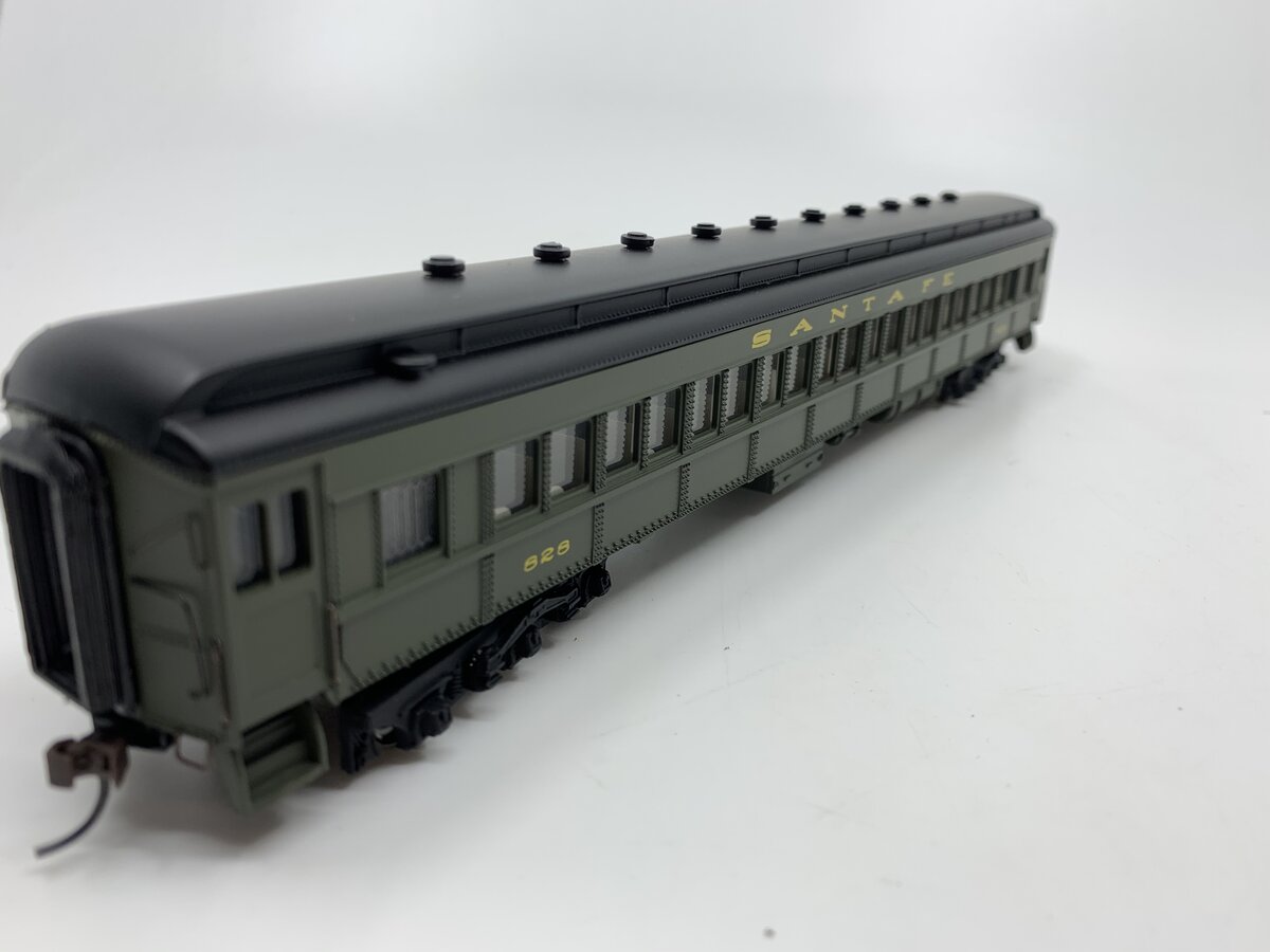 Bachmann 89312 HO Santa Fe Coach #828