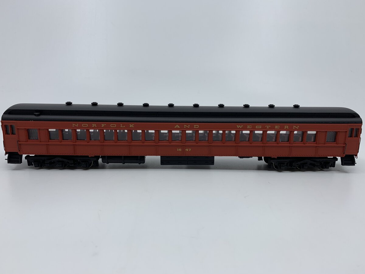 Bachmann 89415 HO Scale Norfolk & Western Heavyweight Coach #1647