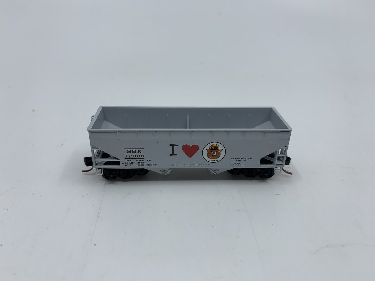 Micro-Trains 05500450 N Smokey Bear 33' Twin Bay Offset Side Hopper #72000