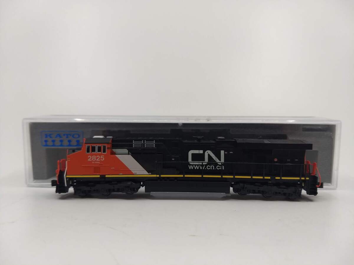 Kato 176-8927 N Canadian National ES44AC GEVO Diesel Loco Standard