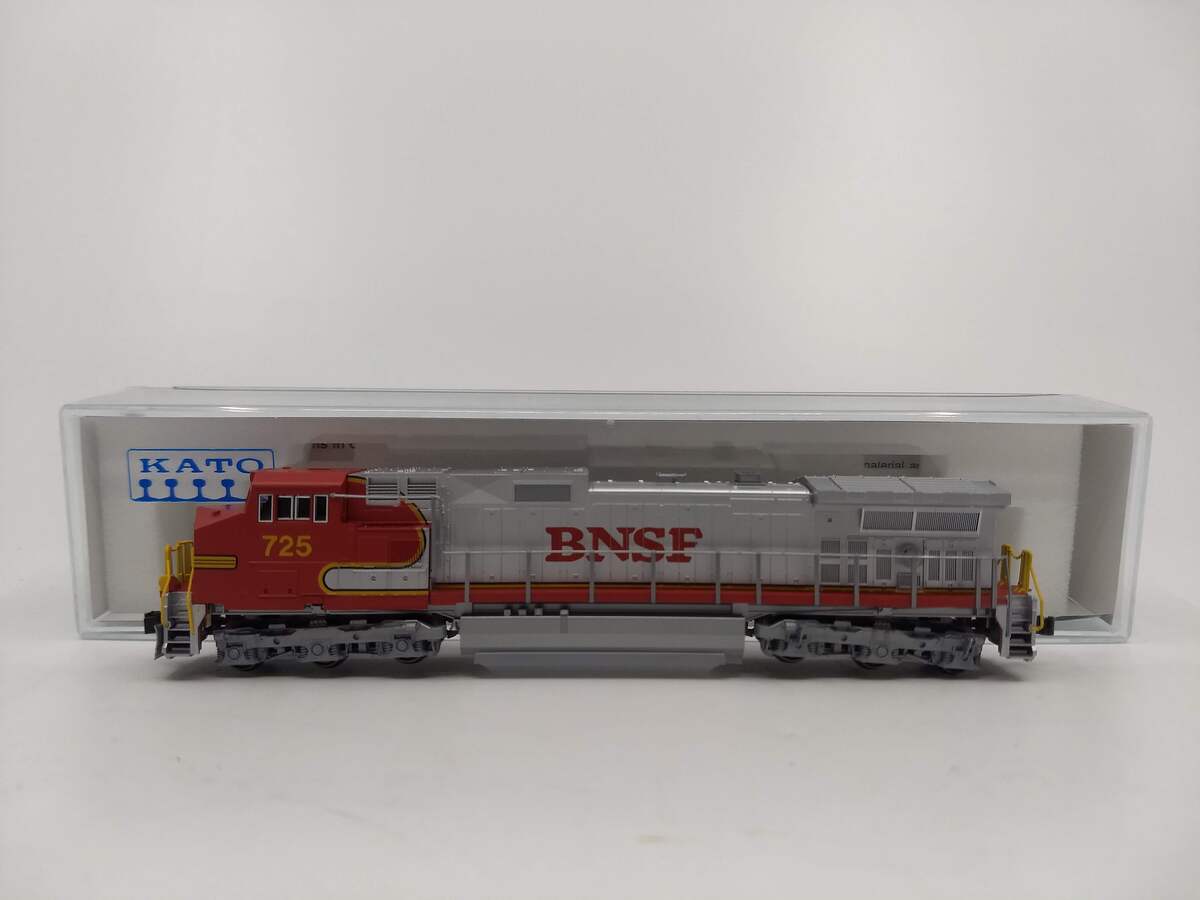 Kato 176-3511 BNSF C44-9W #725 - Custom Weathered