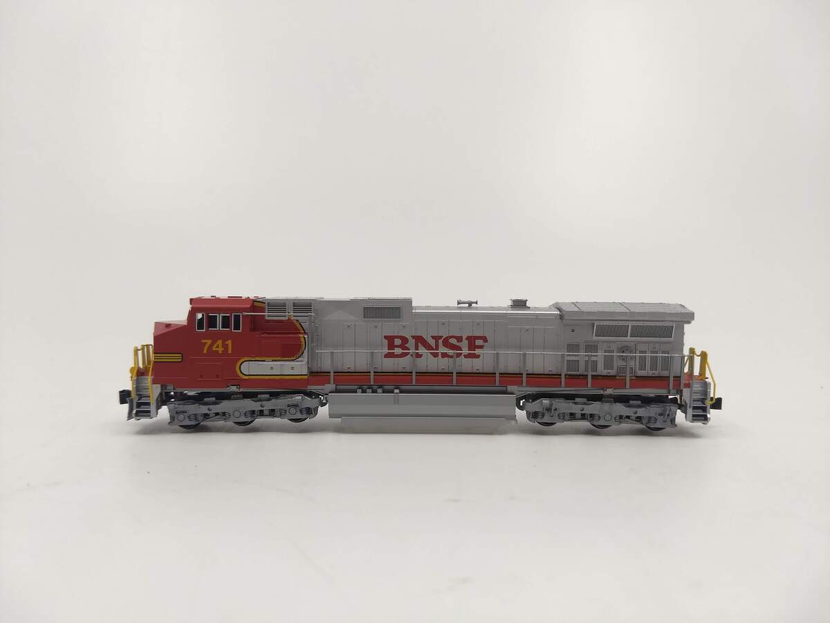 Kato 176-3512 N Scale BNSF Warbonnet C44-9W Diesel Locomotive #741