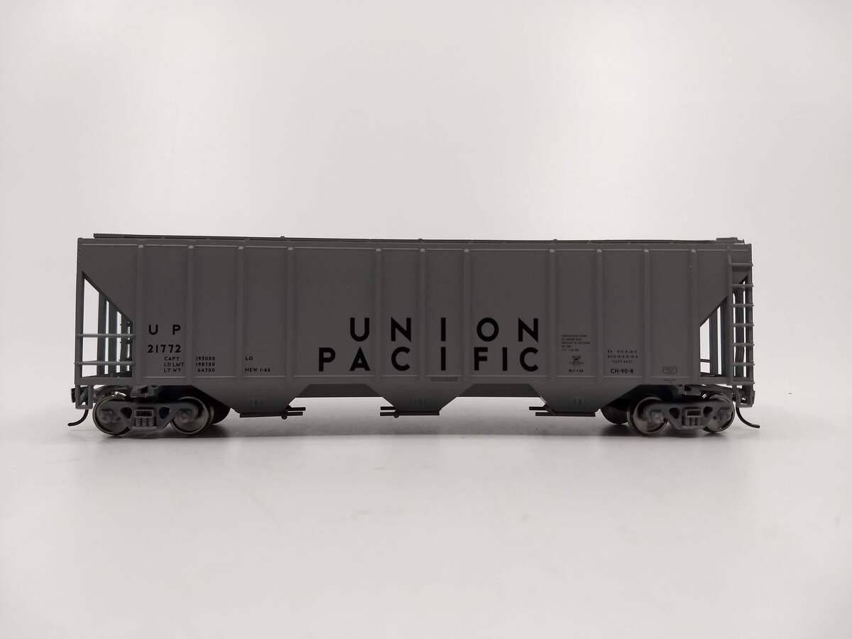 Walthers 910-7262 HO UP 54' Pullman-Standard 4427 CD Covered Hopper RTR #21772